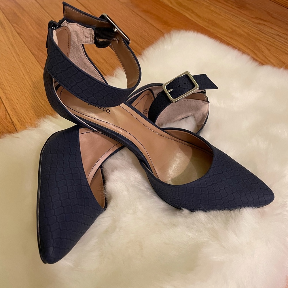 New royal blue pointed-toe ankle-strap pumps w/box - Picture 2 of 11